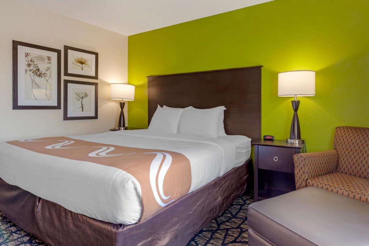Quality Inn Oshkosh Exterior photo