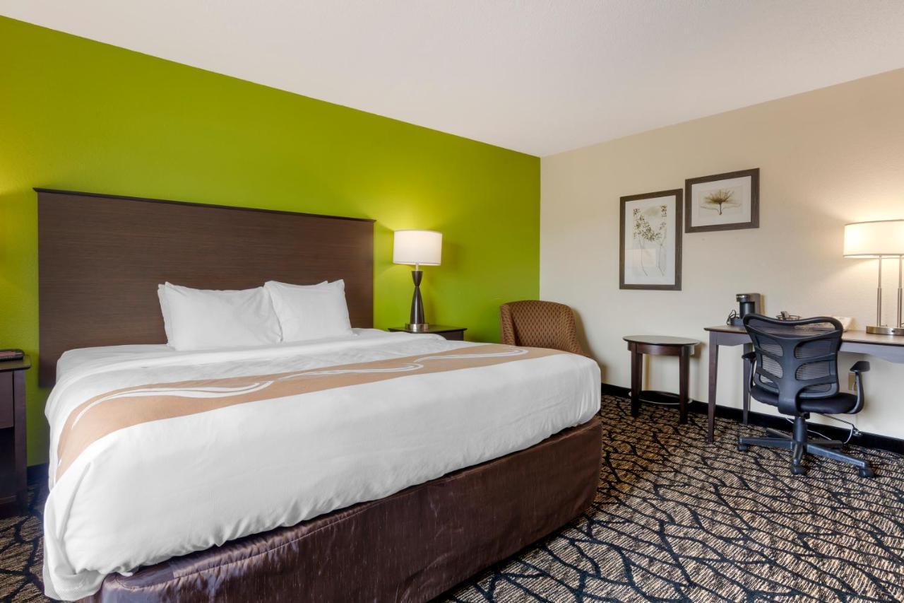 Quality Inn Oshkosh Exterior photo
