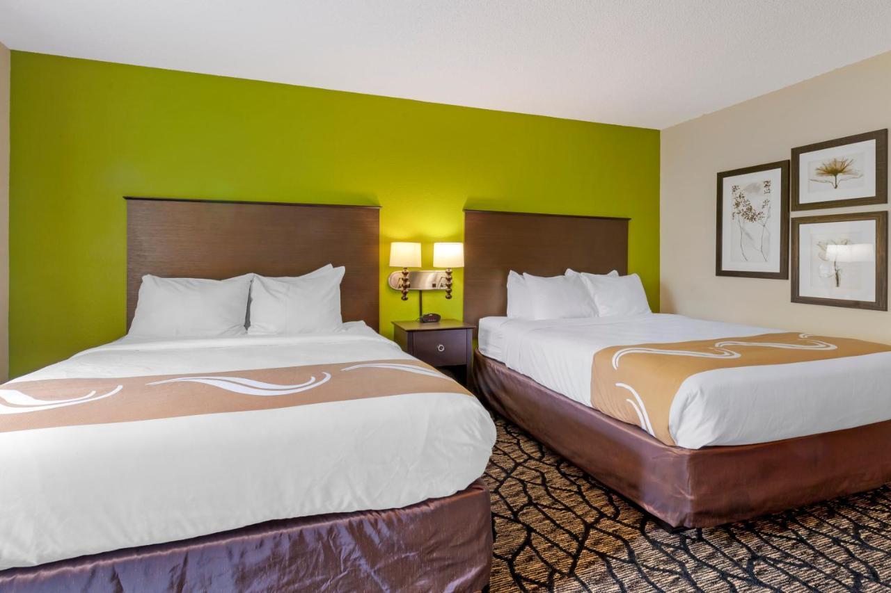 Quality Inn Oshkosh Exterior photo