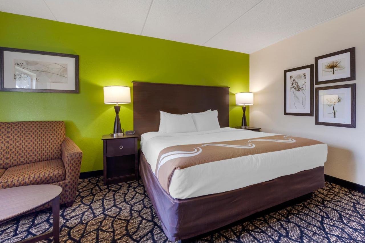 Quality Inn Oshkosh Exterior photo