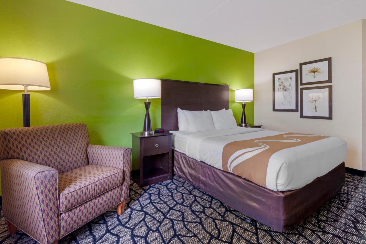 Quality Inn Oshkosh Exterior photo