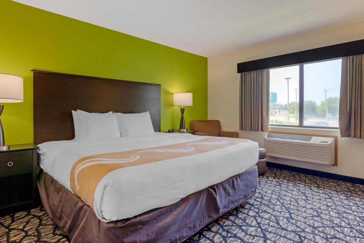 Quality Inn Oshkosh Exterior photo