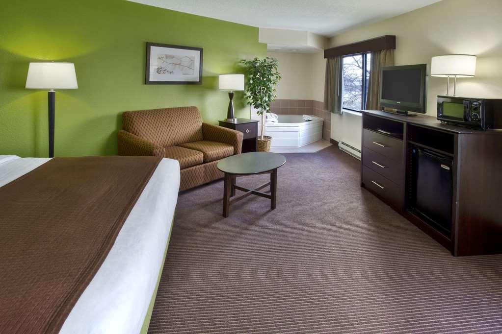 Quality Inn Oshkosh Room photo