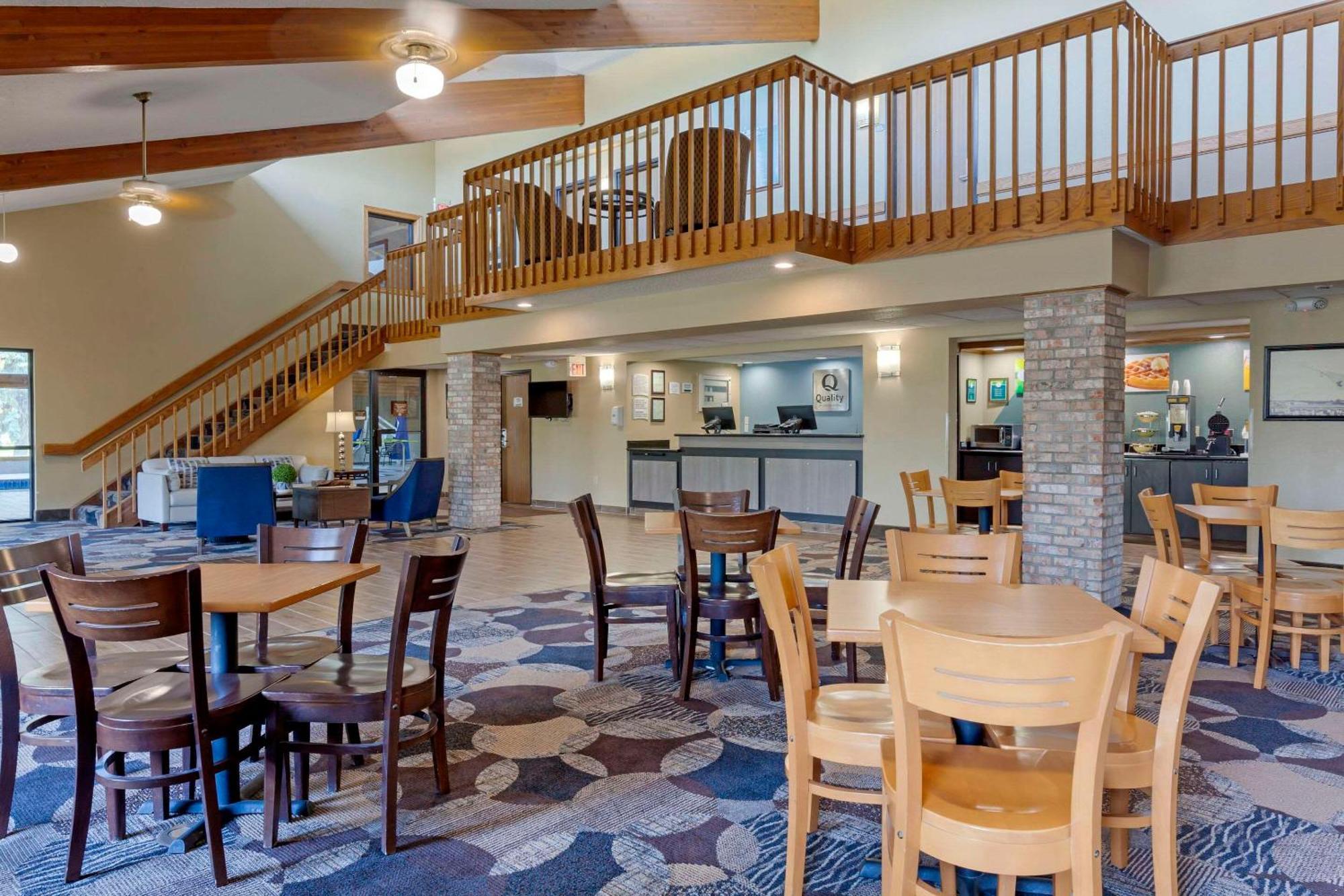 Quality Inn Oshkosh Exterior photo