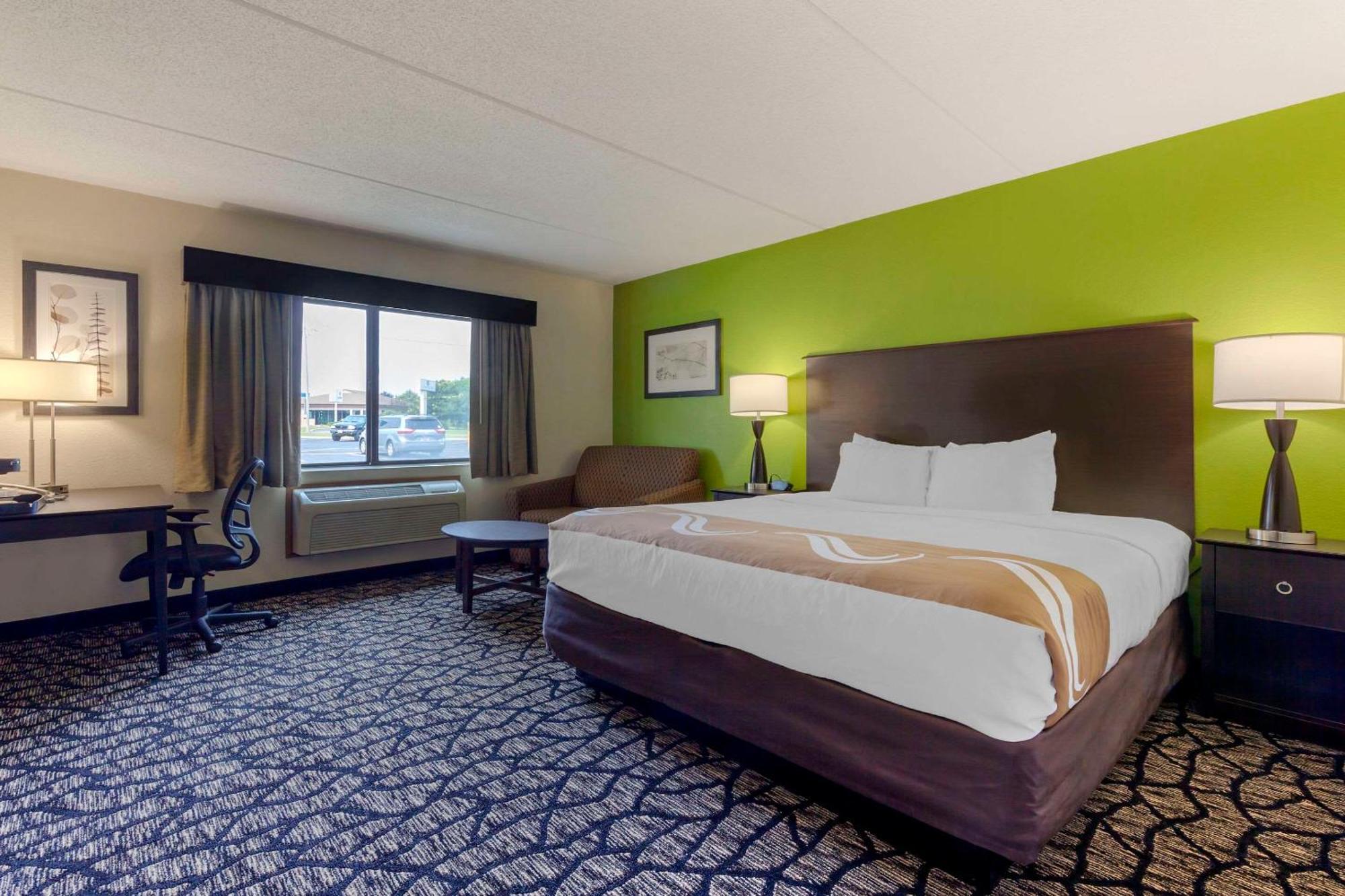 Quality Inn Oshkosh Exterior photo