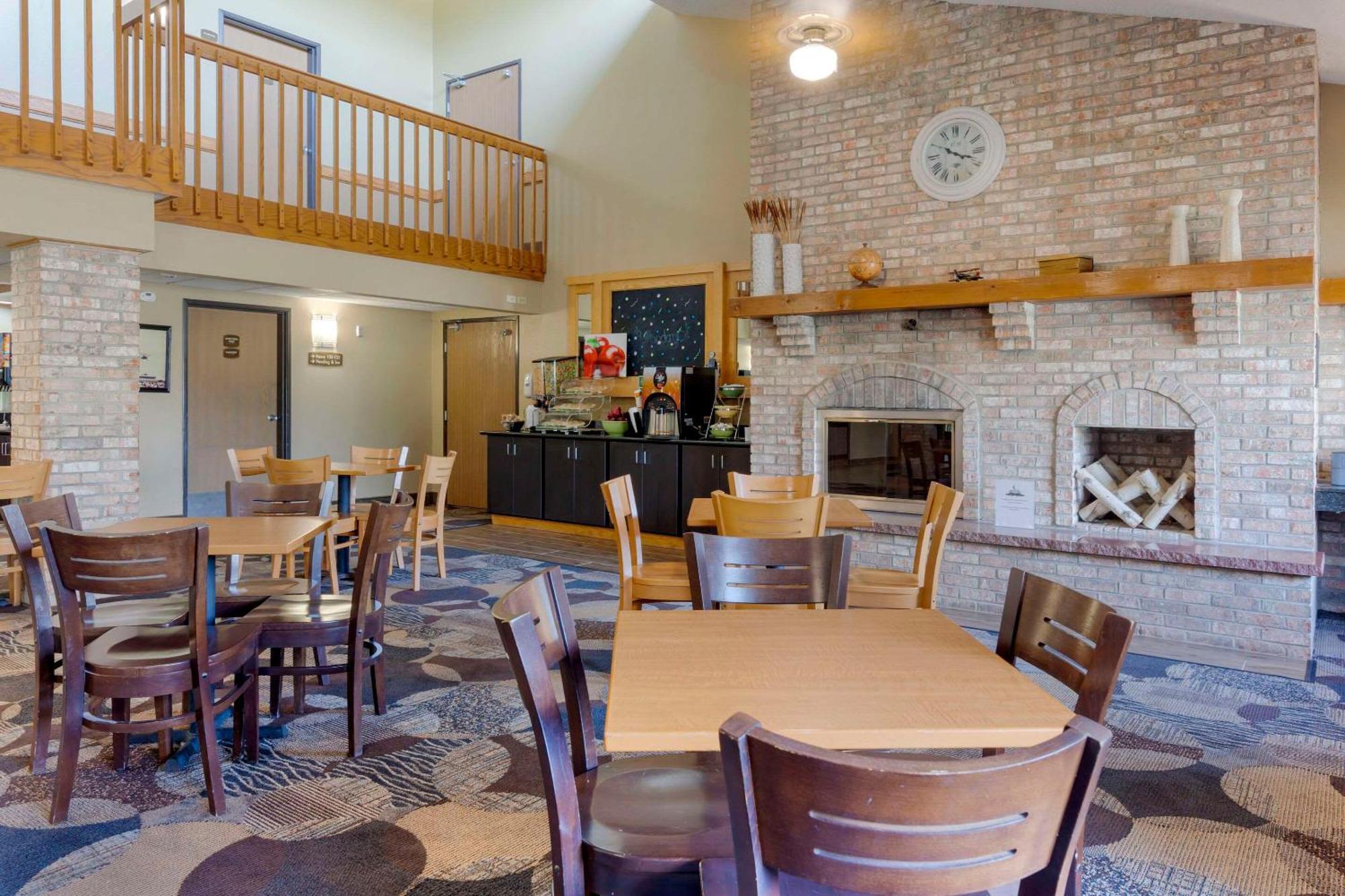Quality Inn Oshkosh Exterior photo