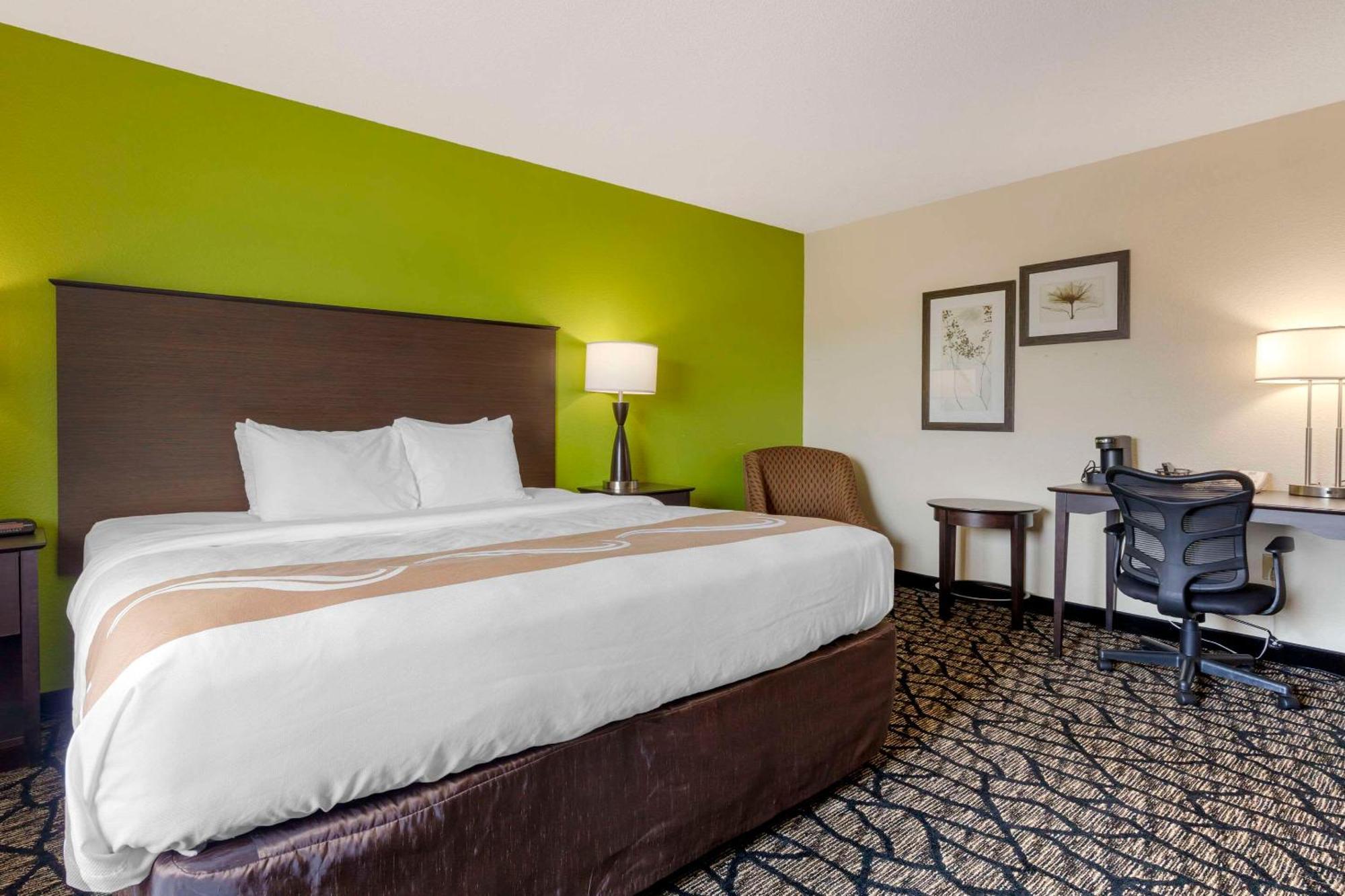 Quality Inn Oshkosh Exterior photo