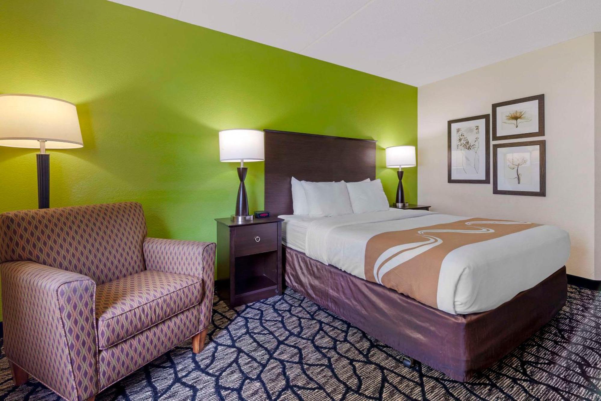 Quality Inn Oshkosh Exterior photo