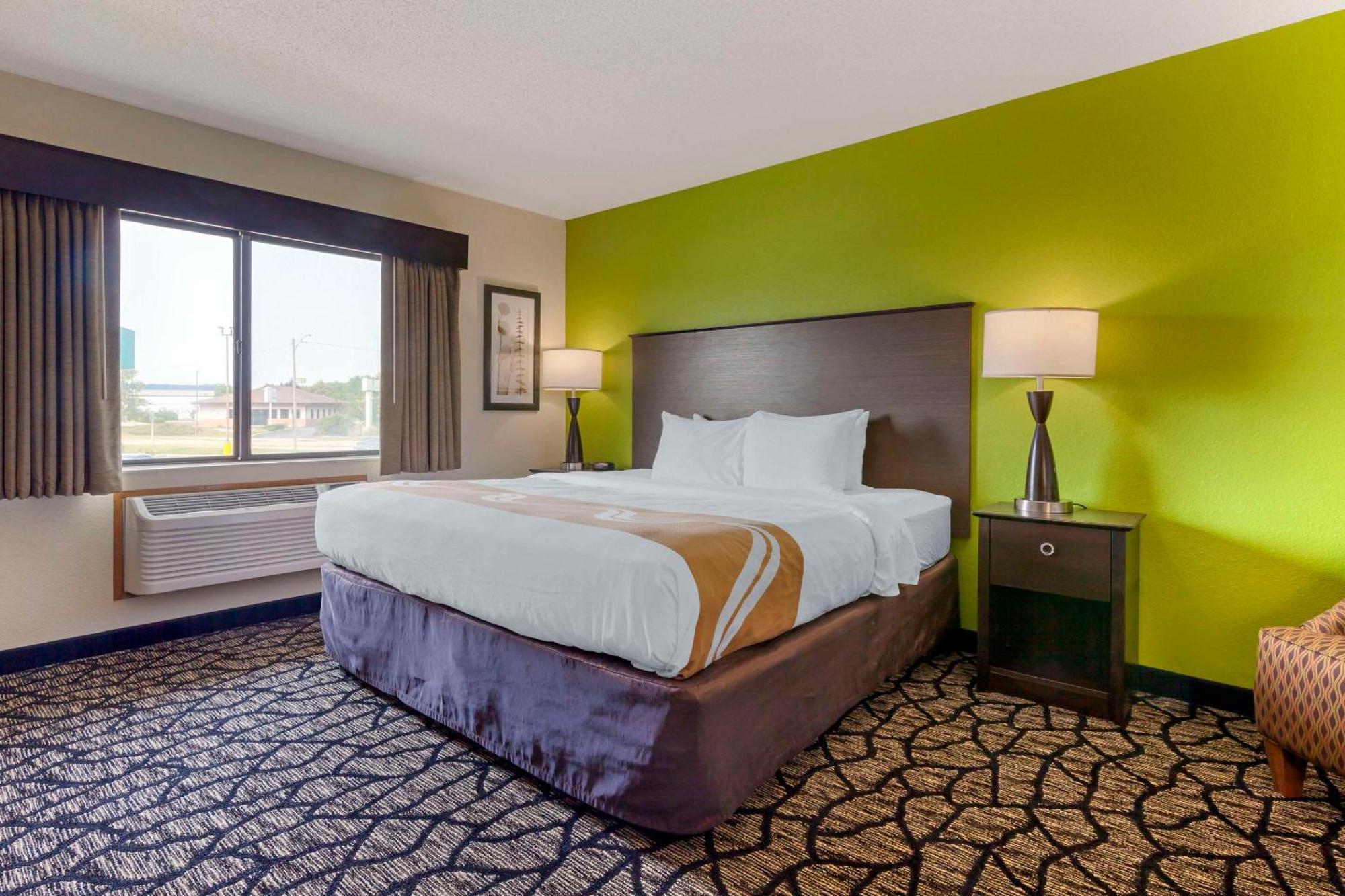 Quality Inn Oshkosh Exterior photo