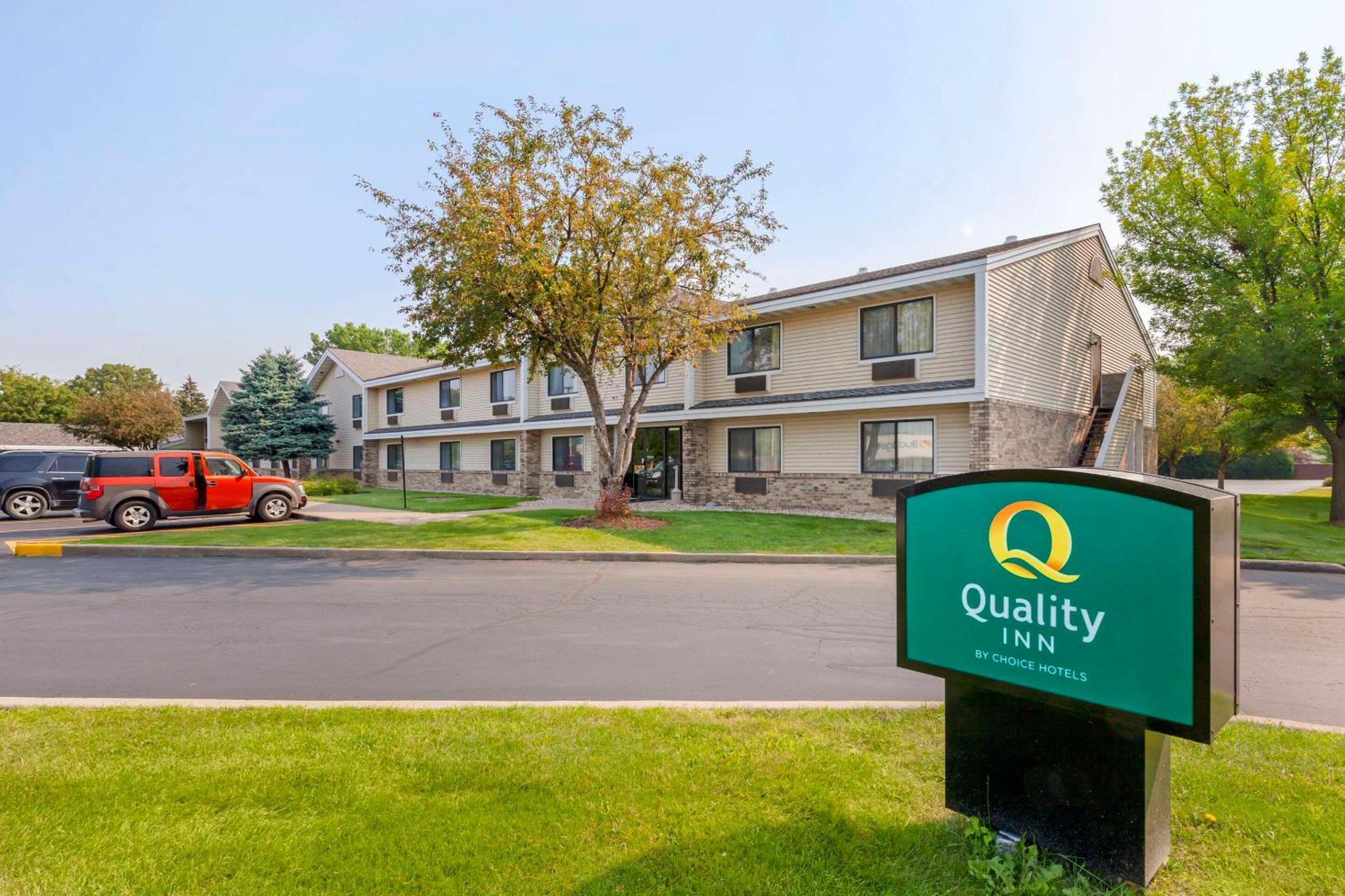 Quality Inn Oshkosh Exterior photo