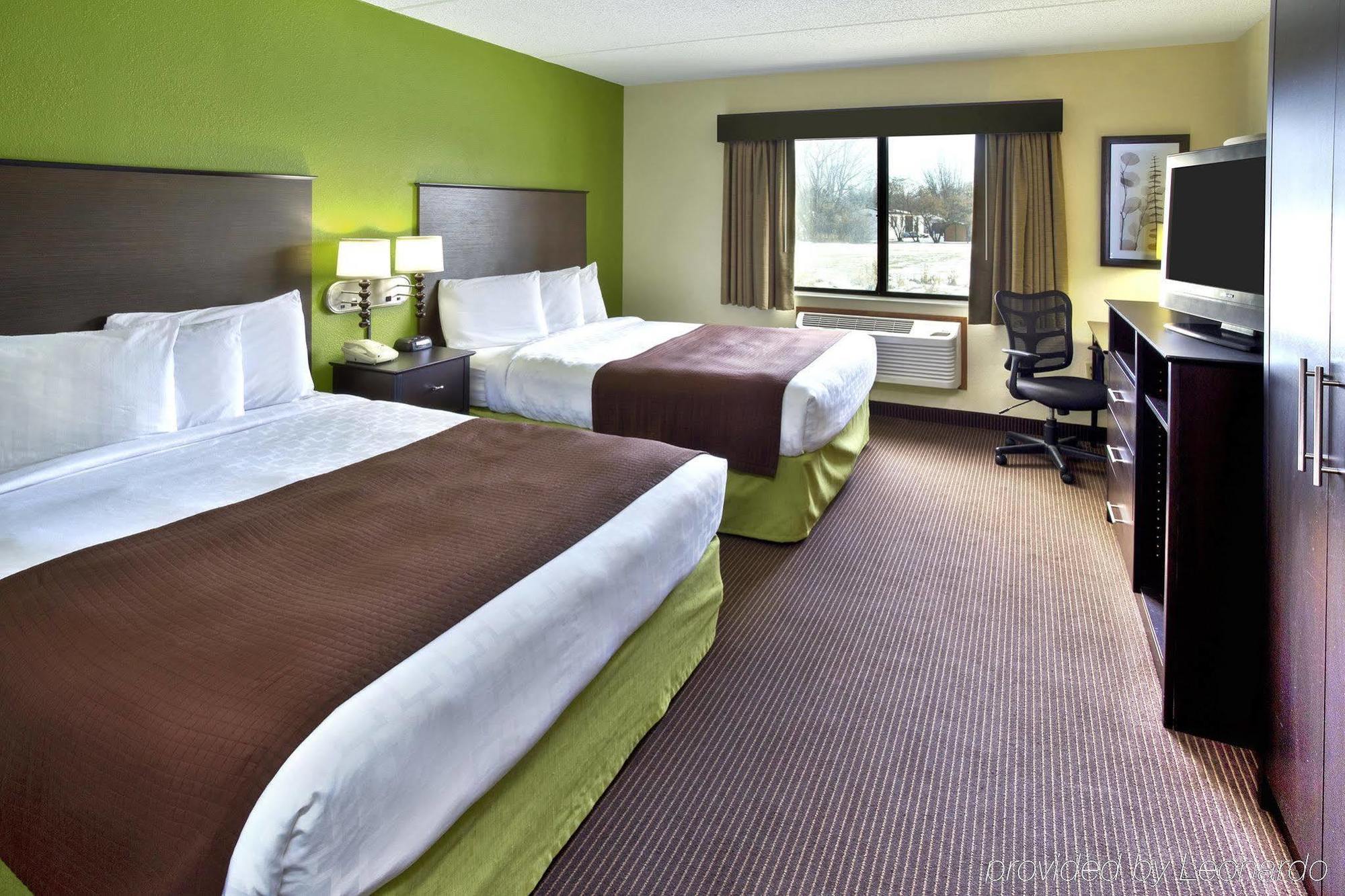Quality Inn Oshkosh Exterior photo